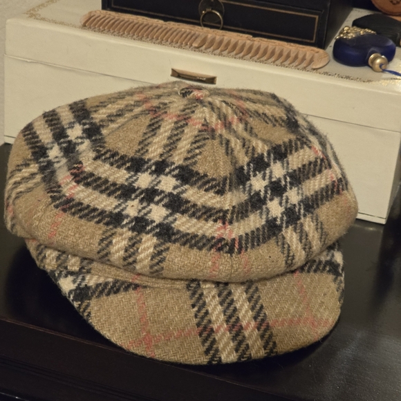 Burberry Womens Vintage Plaid Newsboy Cap Wool Size Medium - Picture 1 of 4
